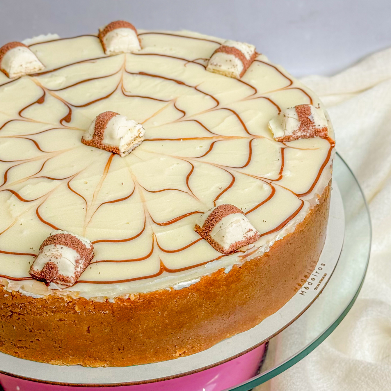 Torta com uvas verdes e chantilly