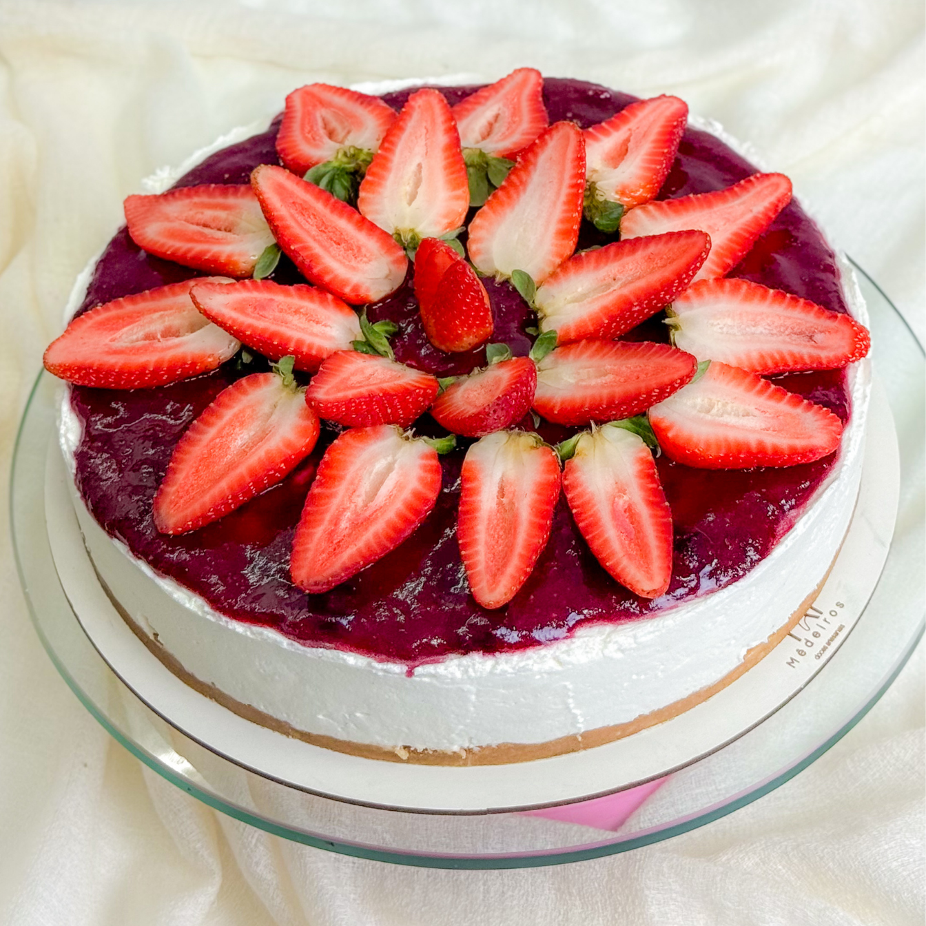 Torta com múltiplas camadas de chocolate